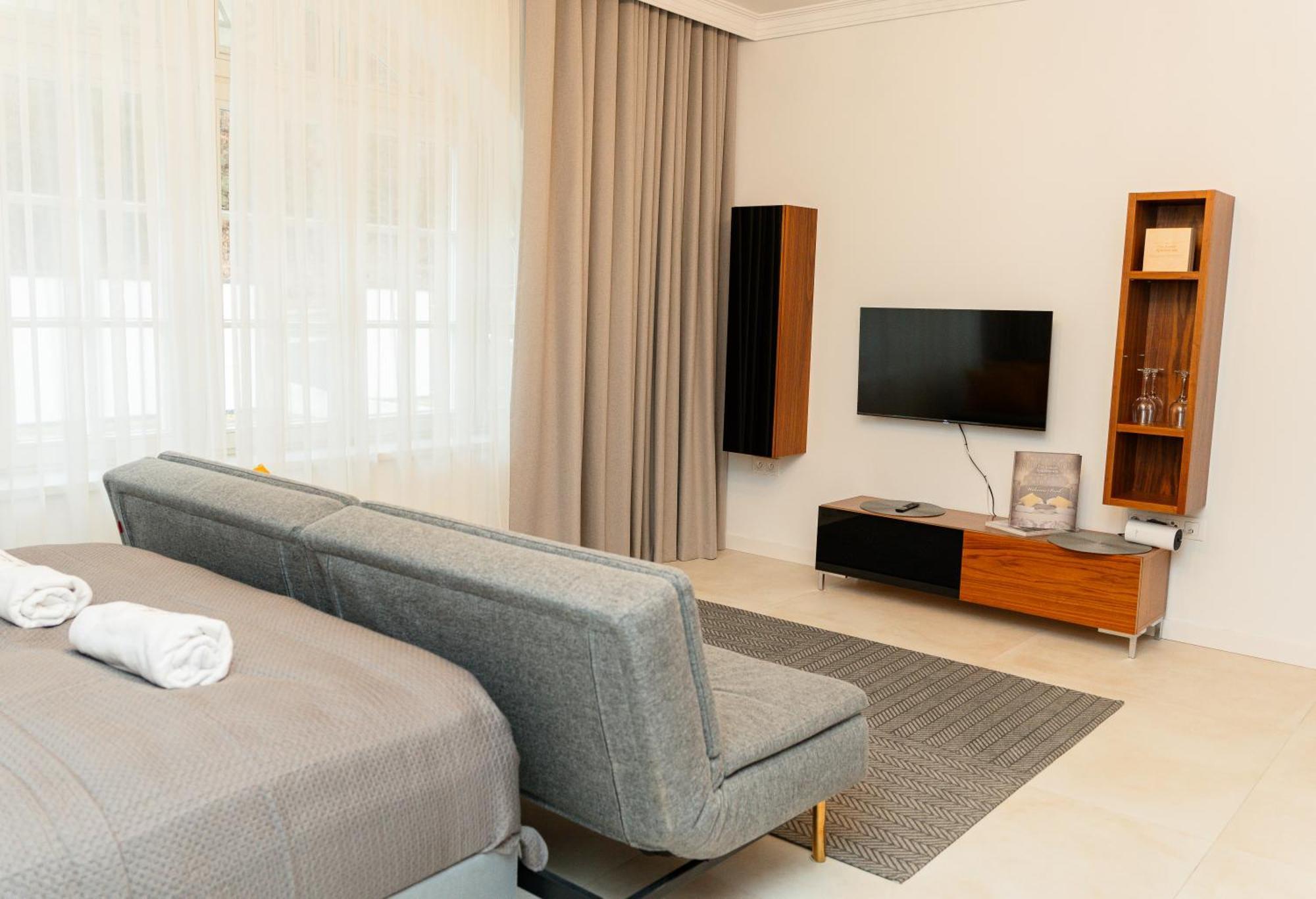 Apartment Zlocien